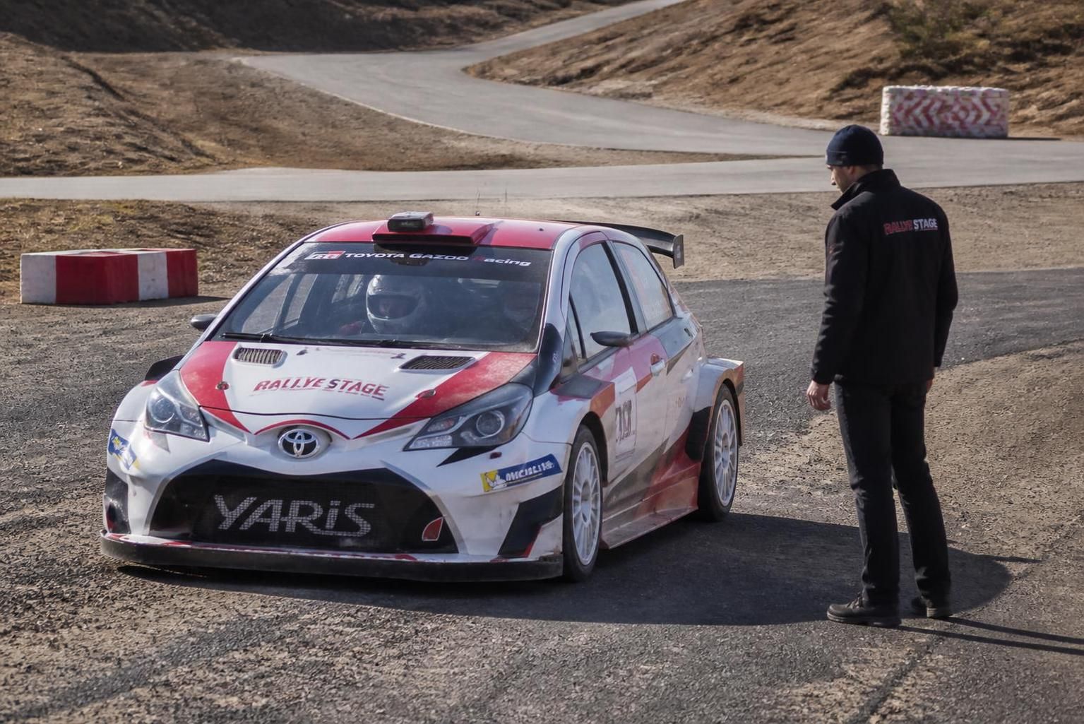 découvrez où s’initier au rallye en toute sécurité pour vivre des sensations fortes. nos conseils pour choisir le meilleur cours et profiter pleinement de cette expérience unique.