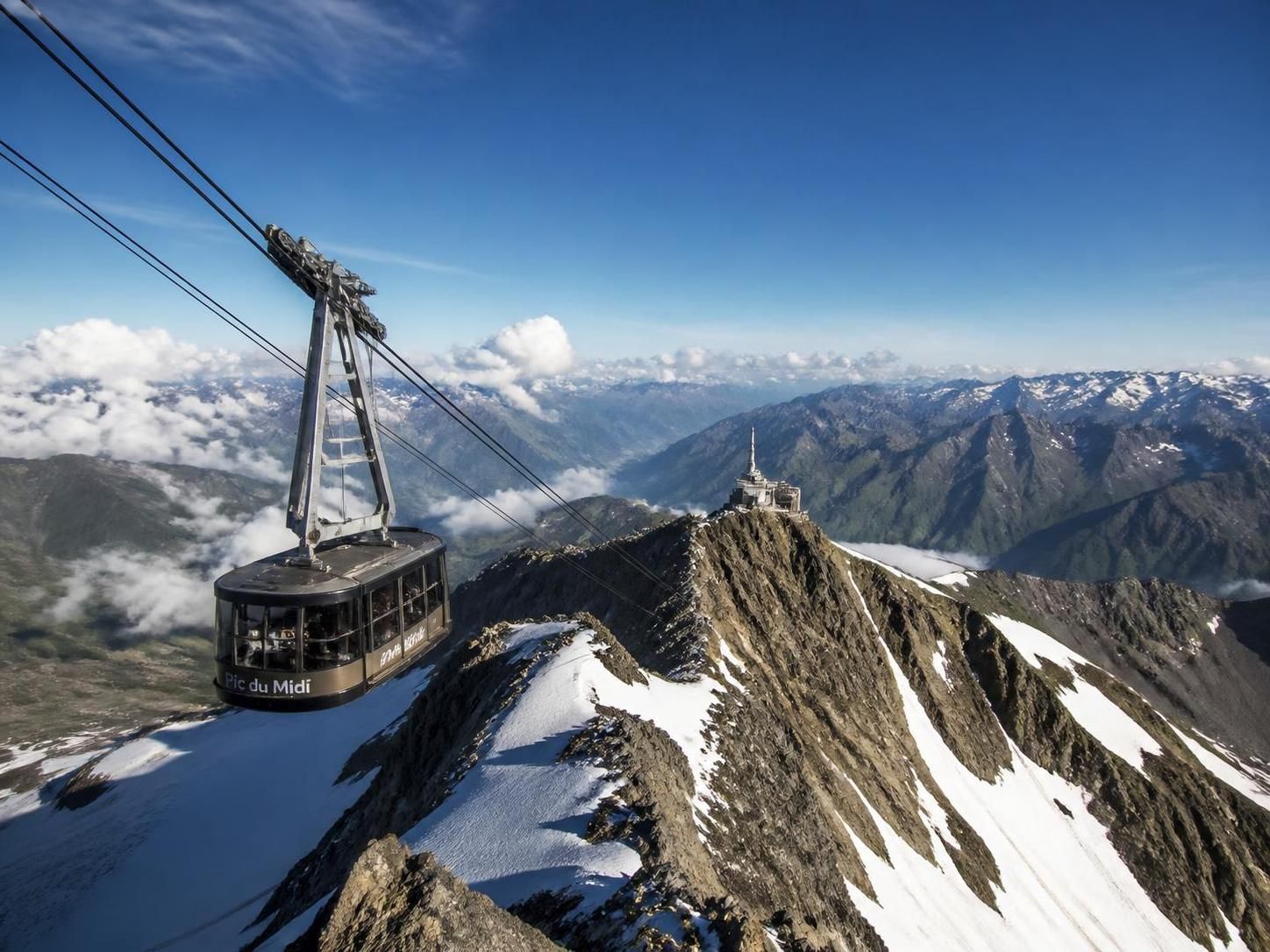 découvrez les tarifs du téléphérique du pic du midi et préparez-vous à admirer une vue spectaculaire à couper le souffle sur les pyrénées.